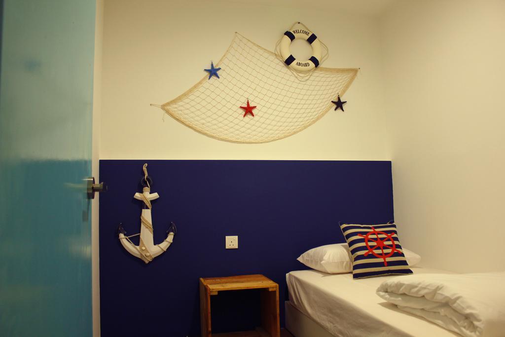 Roof Talk Theme Hostel Johor Bahru Rom bilde