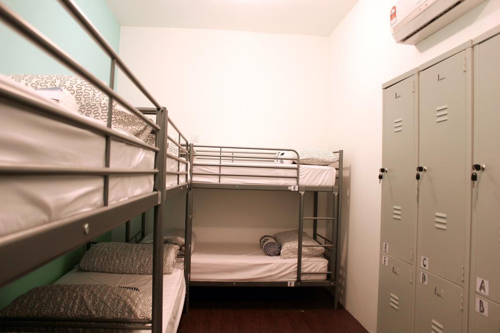 Roof Talk Theme Hostel Johor Bahru Rom bilde