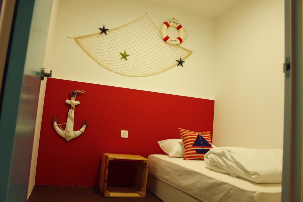 Roof Talk Theme Hostel Johor Bahru Rom bilde