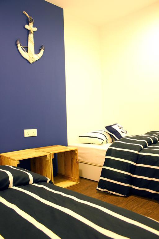 Roof Talk Theme Hostel Johor Bahru Rom bilde