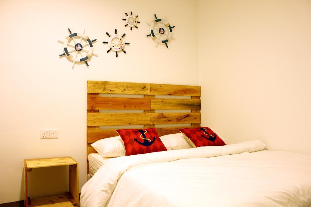 Roof Talk Theme Hostel Johor Bahru Rom bilde