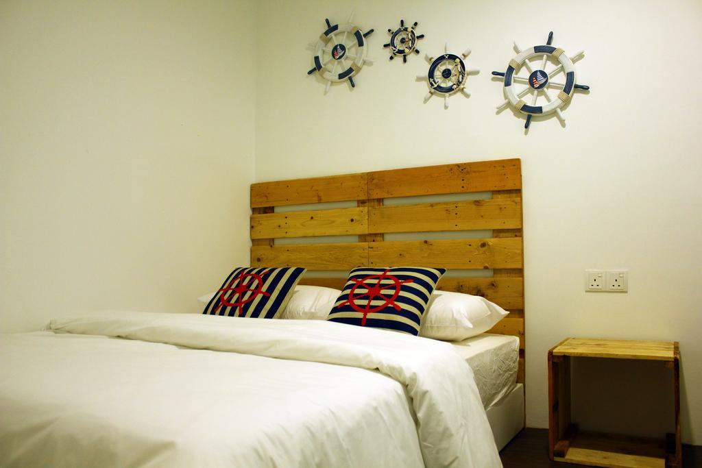 Roof Talk Theme Hostel Johor Bahru Rom bilde